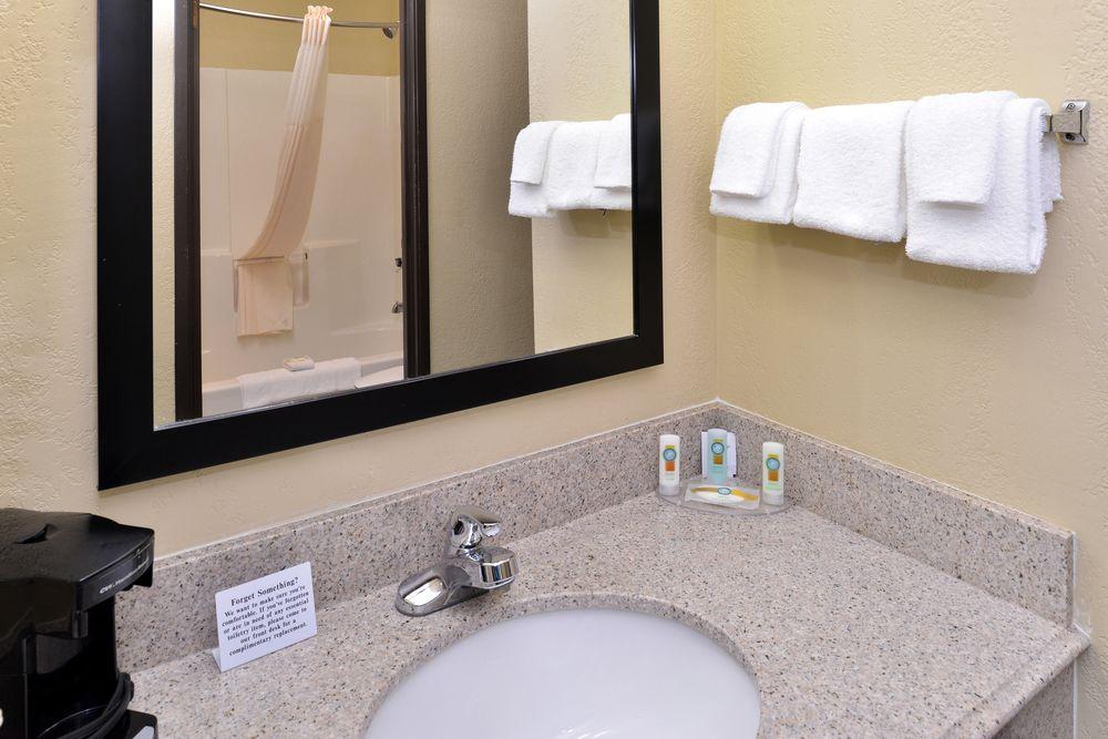 Quality Inn Murray University Area Exteriör bild